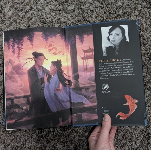 FairlyLoot The Girl With No Reflection by Keshe Chow Special Edition Book - Picture 4 of 6